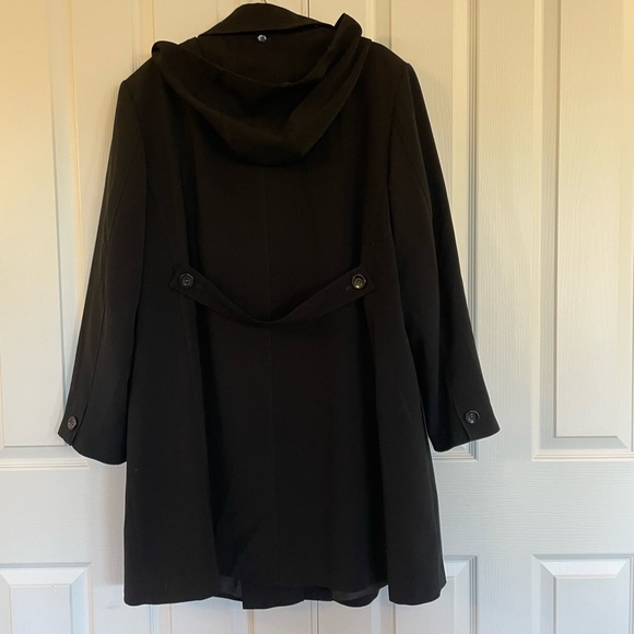 Gallery 2x black coat - Picture 3 of 5